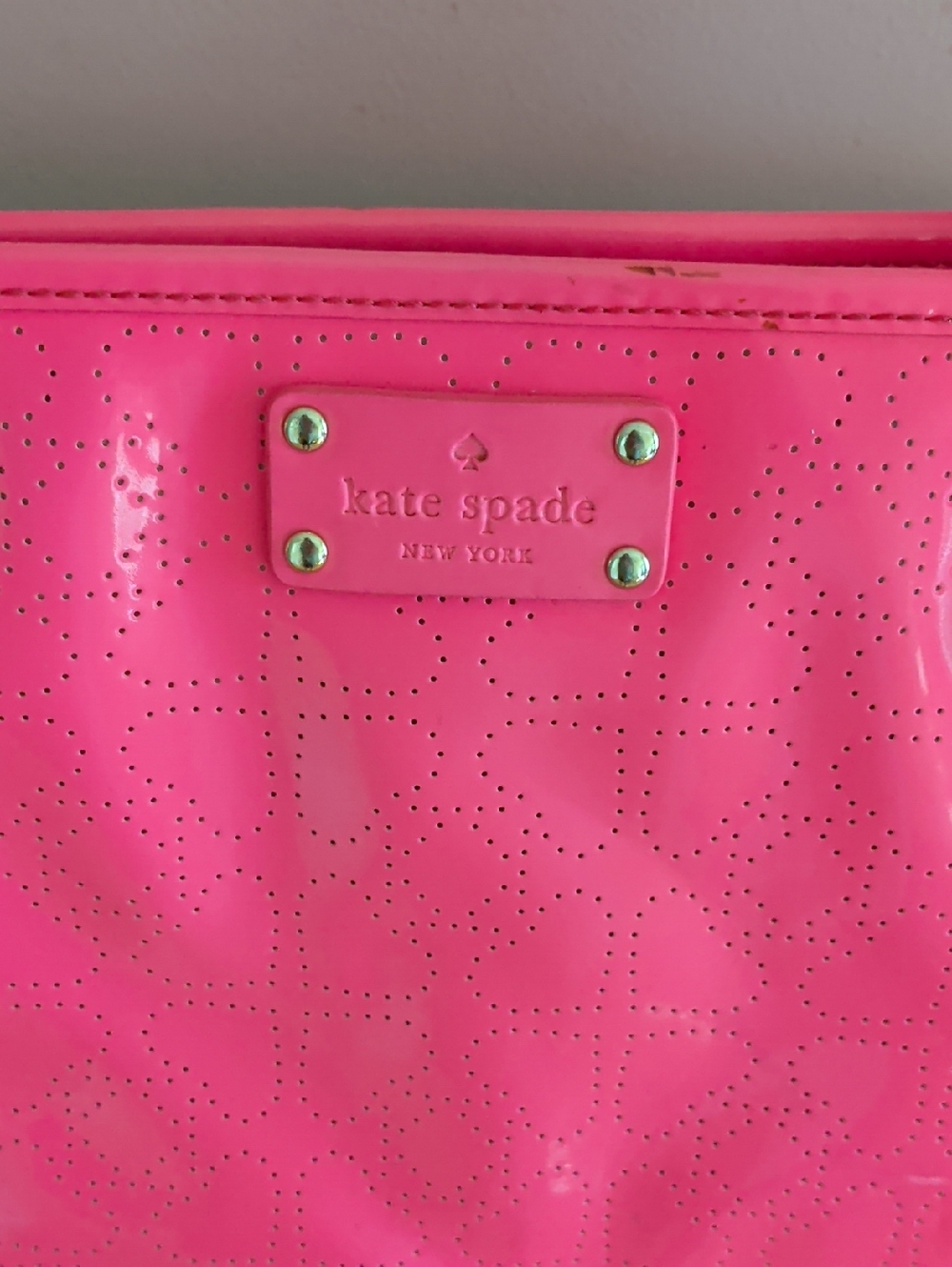 Kate Spade Molly bikini Dot patent Tote In neon Hot pink - Picture 2 of 12